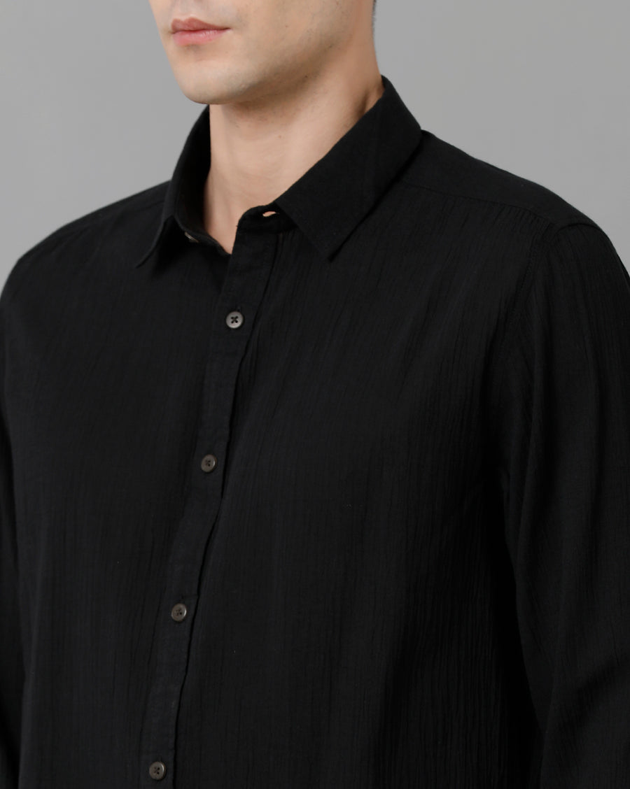 Men Solid Slim Fit Casual Shirt