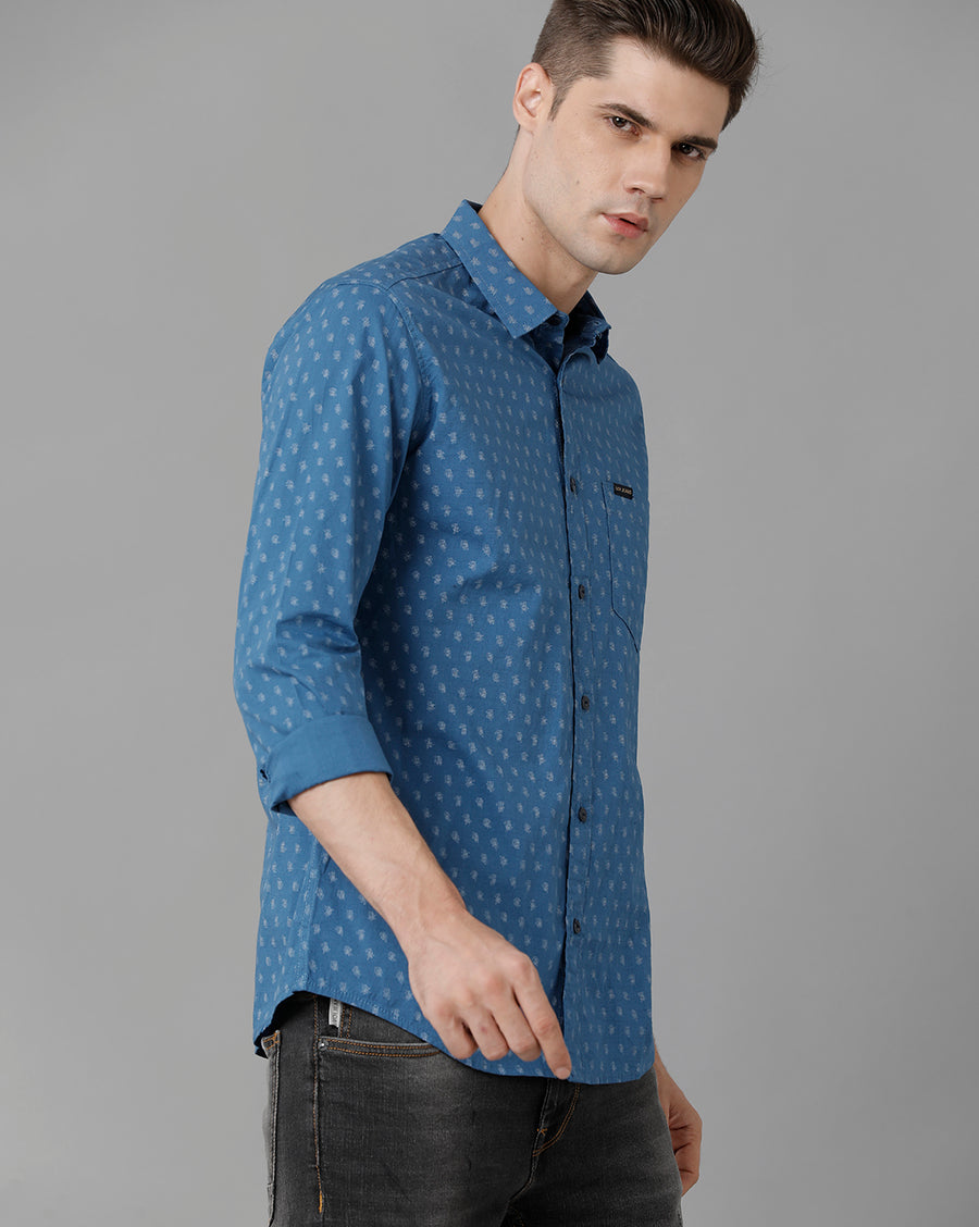 Men Solid Slim Fit Casual Shirt