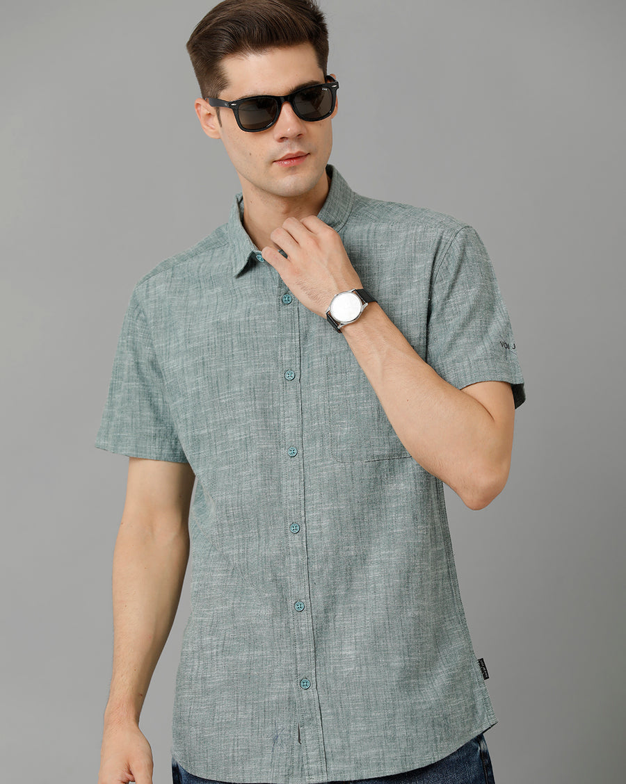 Men Solid Slim Fit Casual Shirt