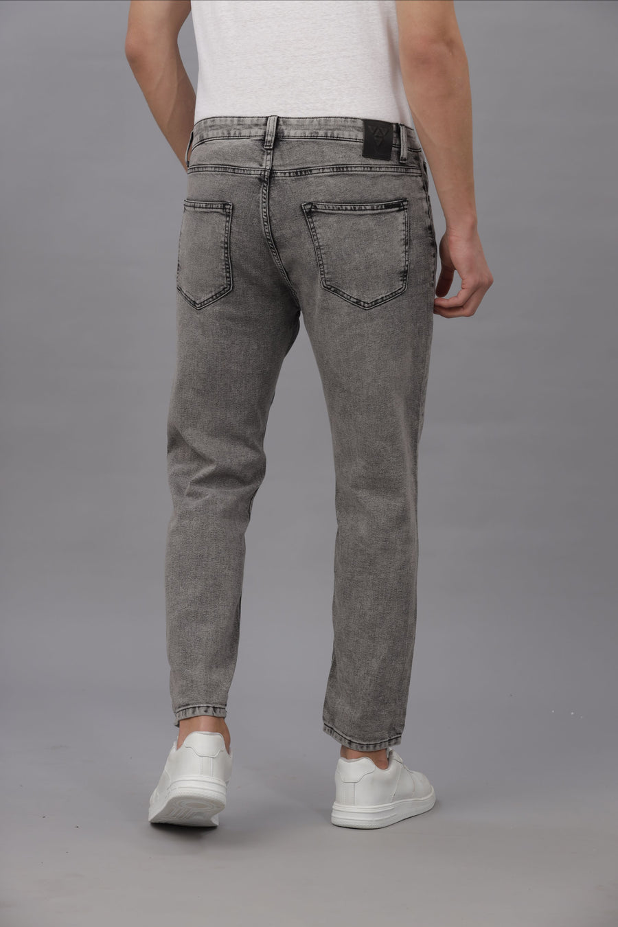GREY COLLIN FIT JEANS
