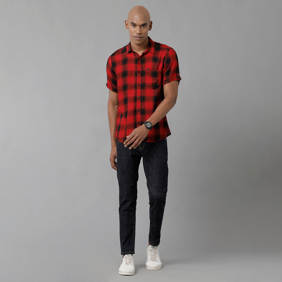 Men Checked Slim Fit Casual Shirt