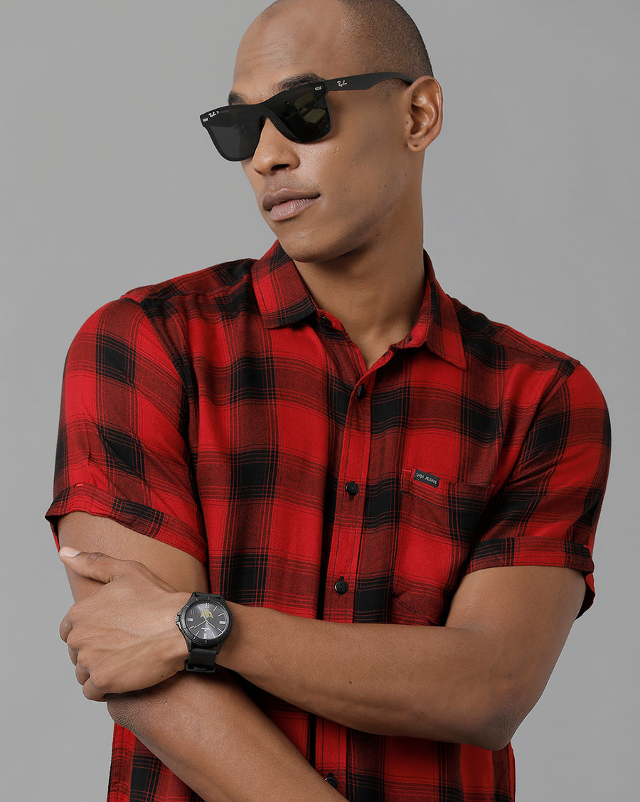 Men Checked Slim Fit Casual Shirt