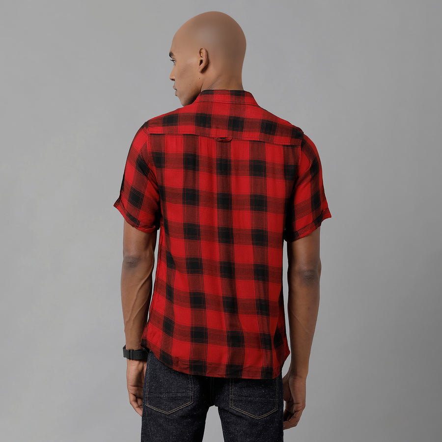 Men Checked Slim Fit Casual Shirt