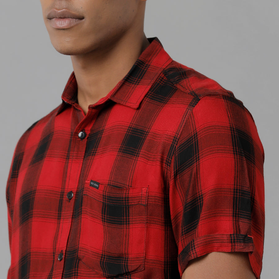 Men Checked Slim Fit Casual Shirt