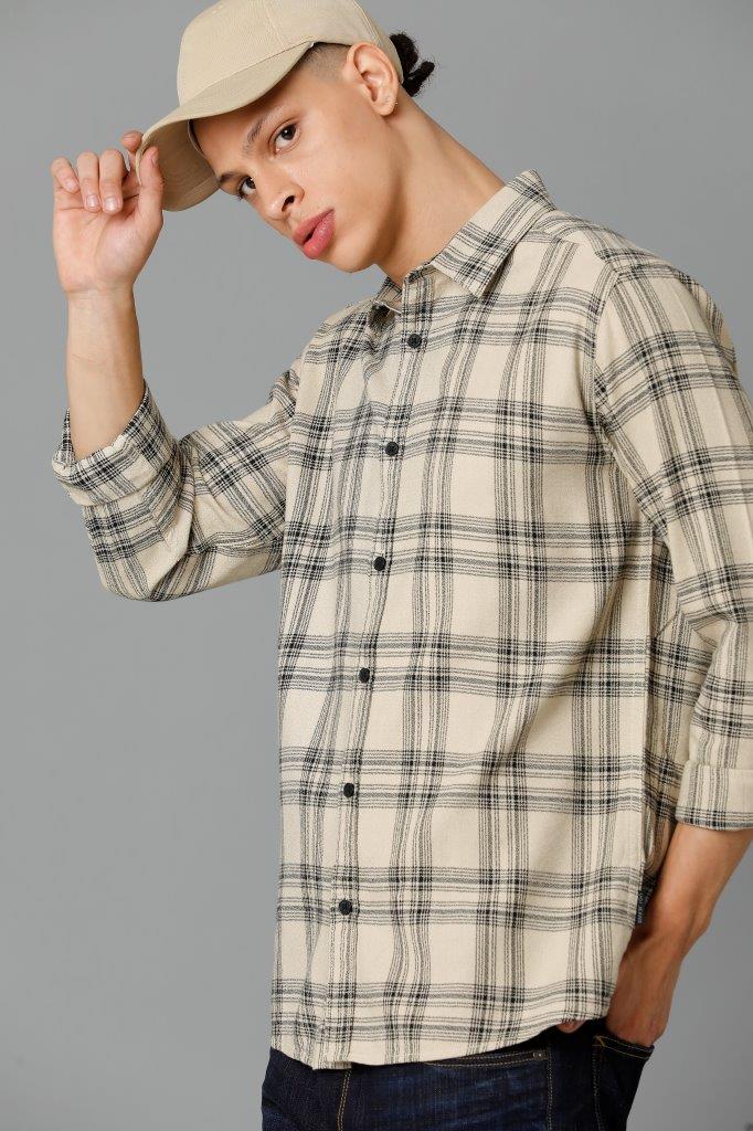 Men Checked Slim Fit Casual Shirt