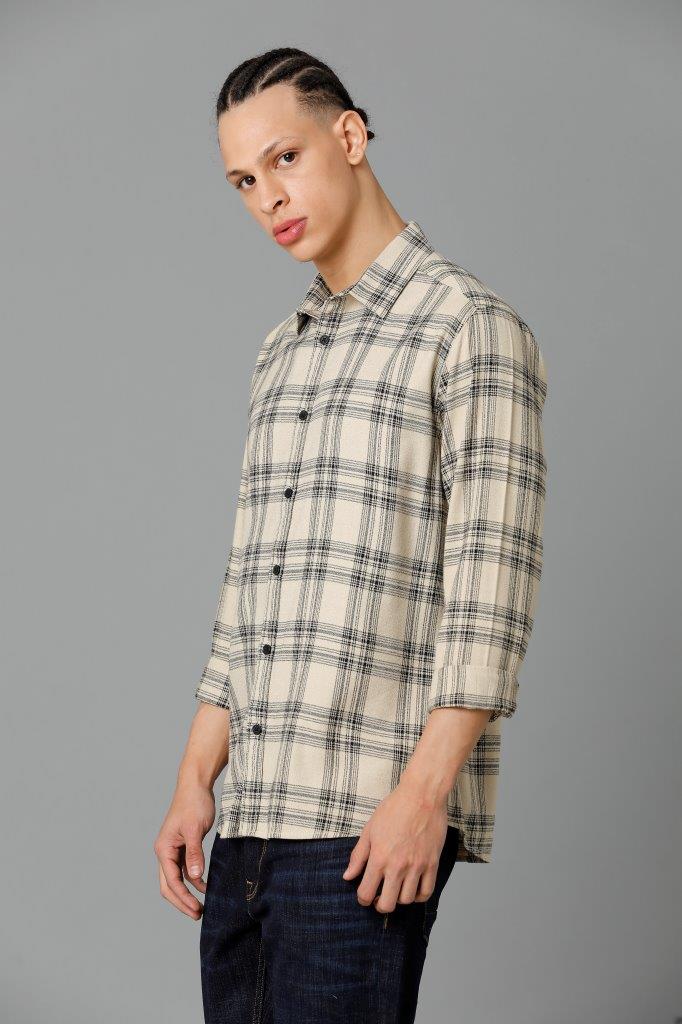 Men Checked Slim Fit Casual Shirt