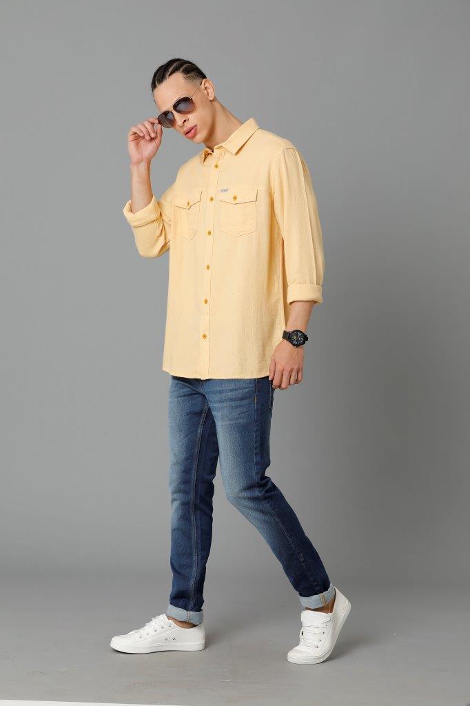 Men Solid Slim Fit Casual Shirt