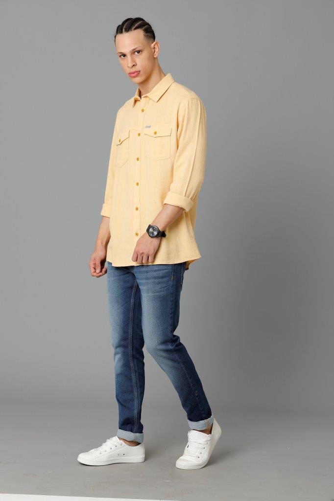 Men Solid Slim Fit Casual Shirt