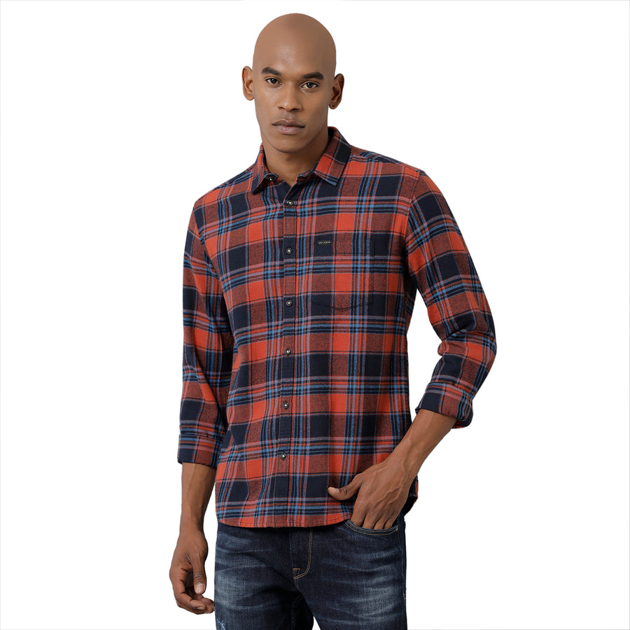 Men Checked Slim Fit Casual Shirt