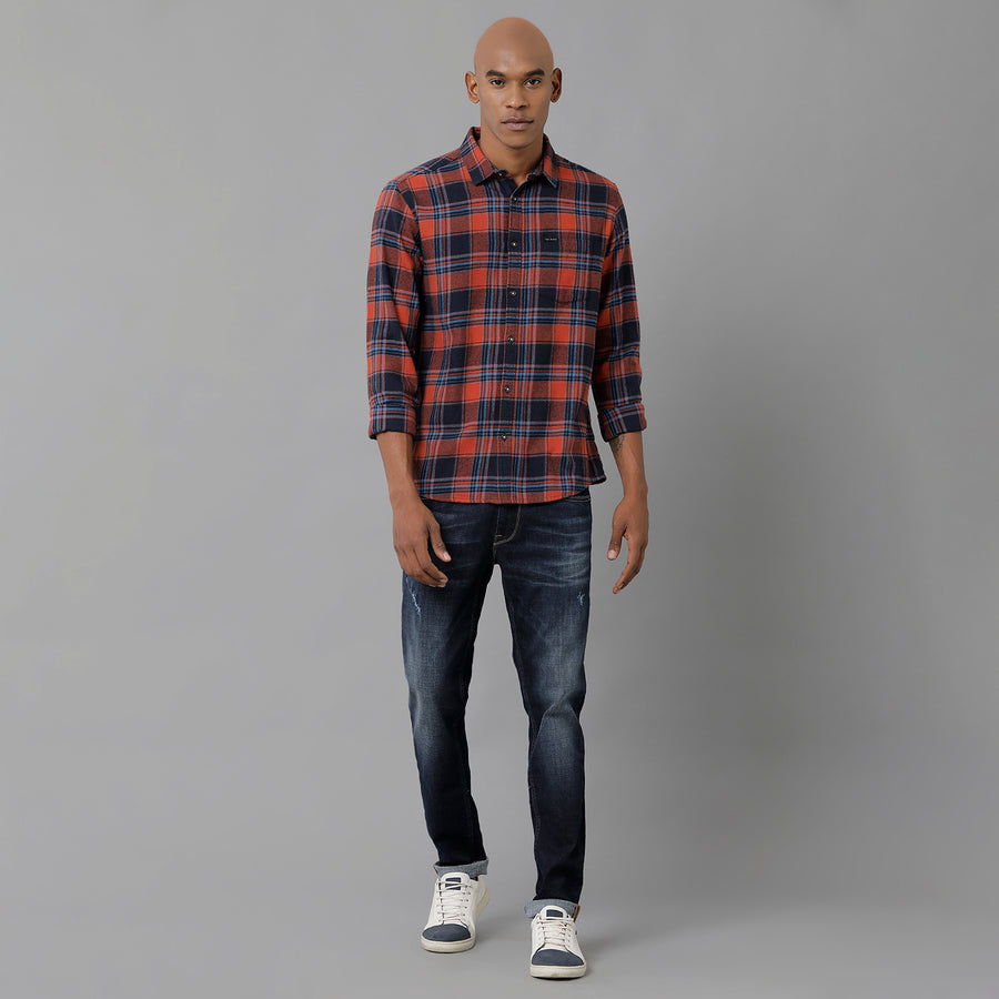 Men Checked Slim Fit Casual Shirt