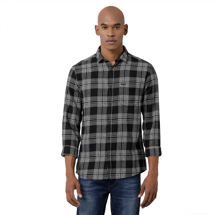 Men Checked Slim Fit Casual Shirt