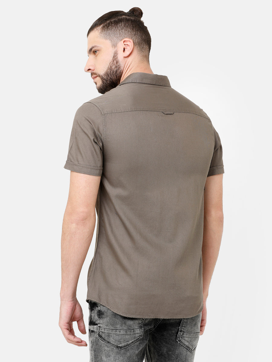 Men Solid Slim Fit Casual Shirt