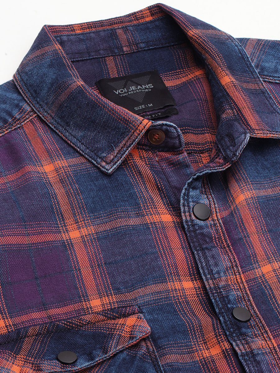 Men Checked Slim Fit Casual Shirt