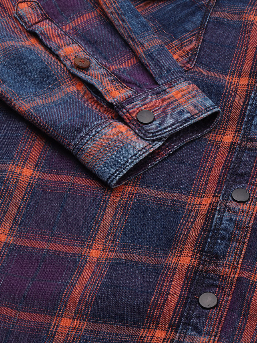 Men Checked Slim Fit Casual Shirt