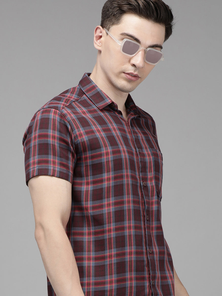 Men Checked Slim Fit Casual Shirt