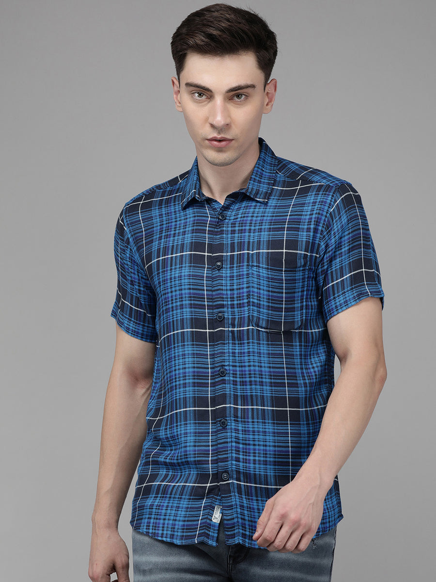 Men Checked Slim Fit Casual Shirt