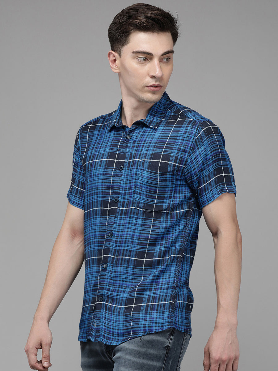 Men Checked Slim Fit Casual Shirt