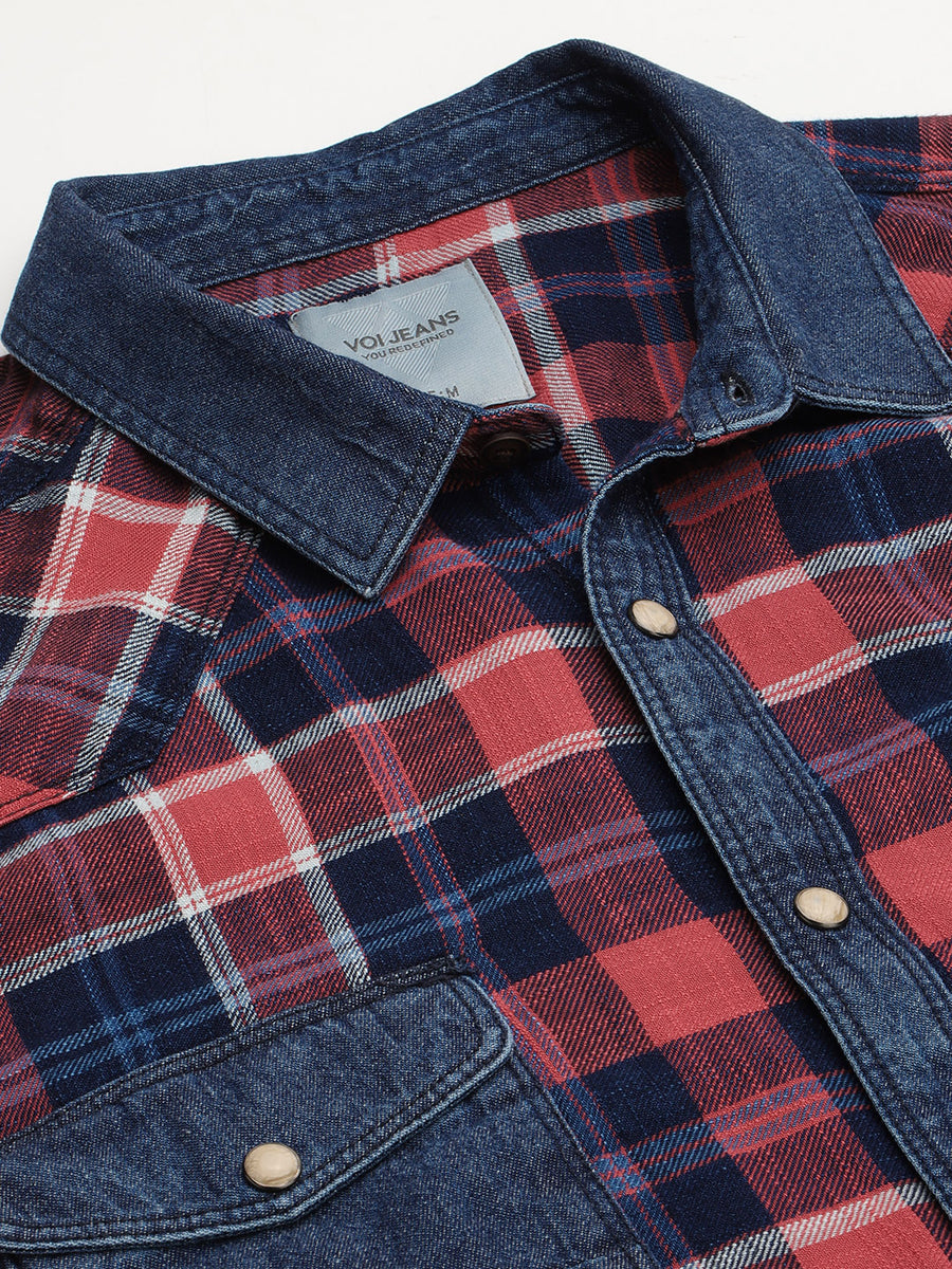 Men Checked Slim Fit Casual Shirt