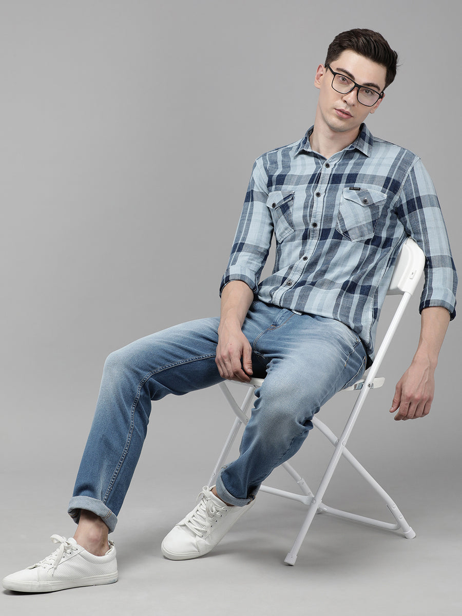 Men Checked Slim Fit Casual Shirt