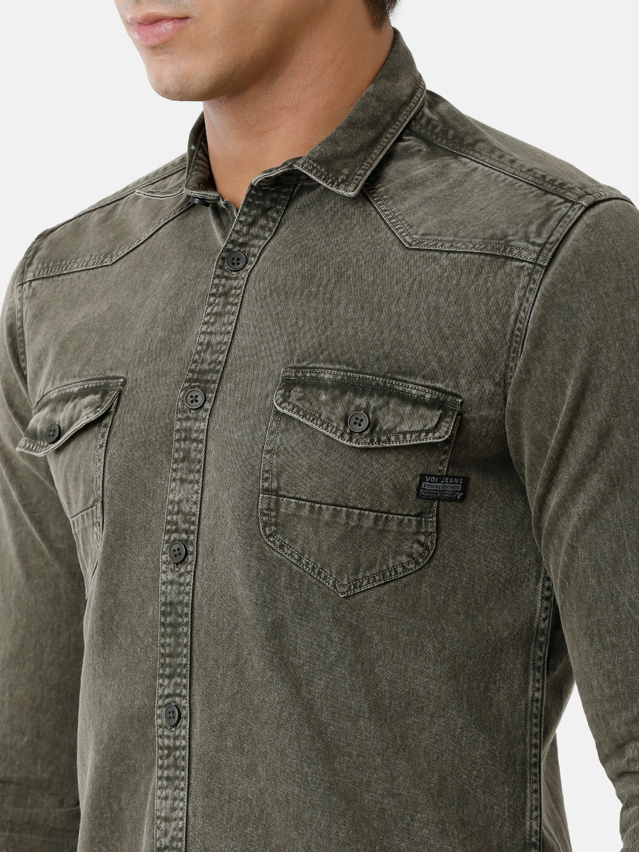 Men Solid Slim Fit Casual Shirt