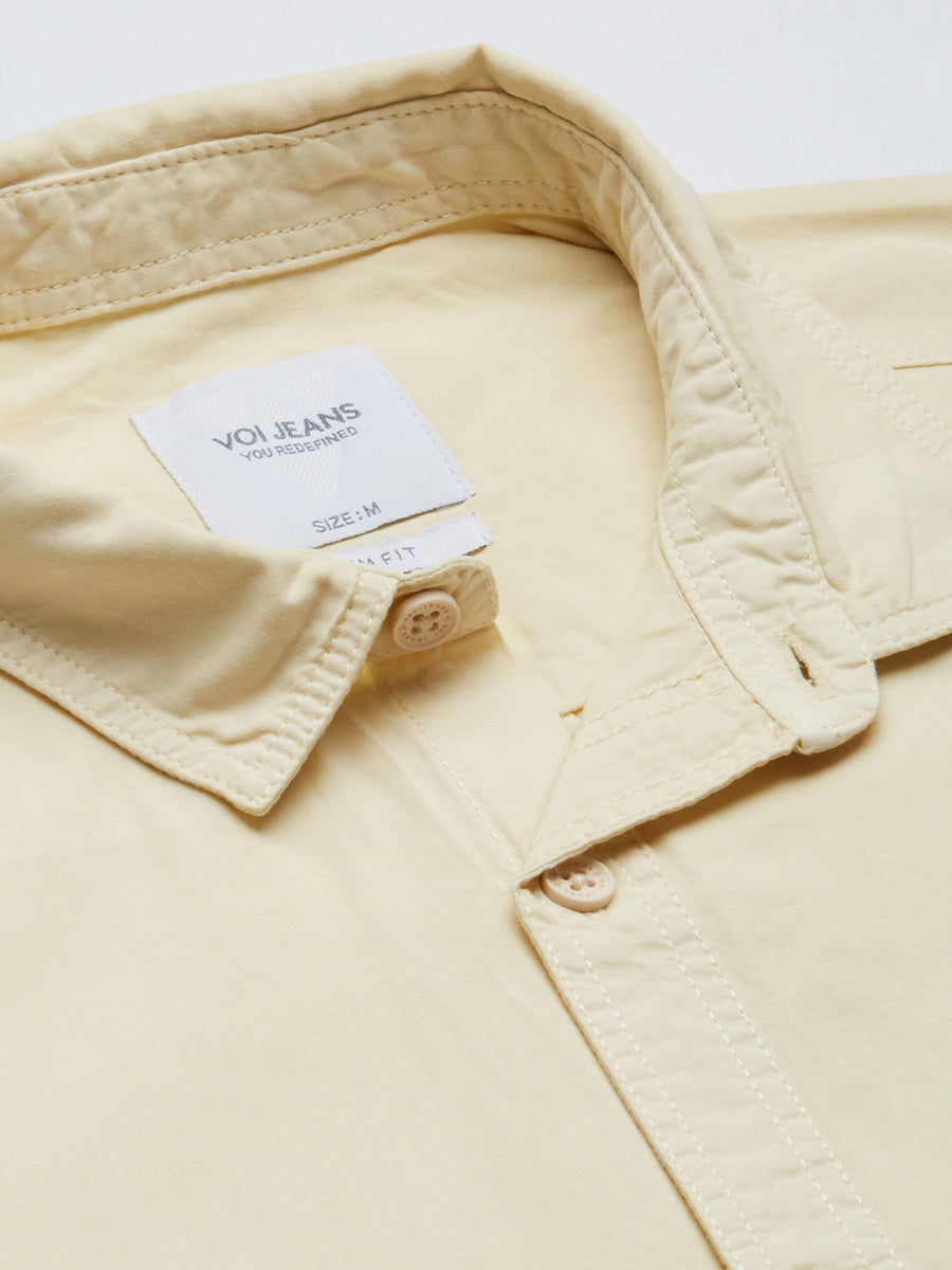 Men Solid Slim Fit Casual Shirt