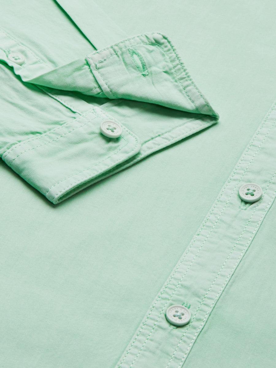 Men Solid Slim Fit Casual Shirt