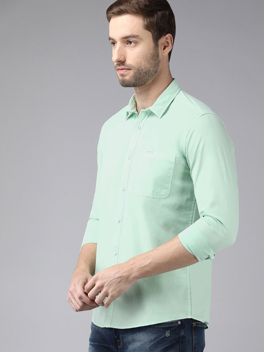 Men Solid Slim Fit Casual Shirt