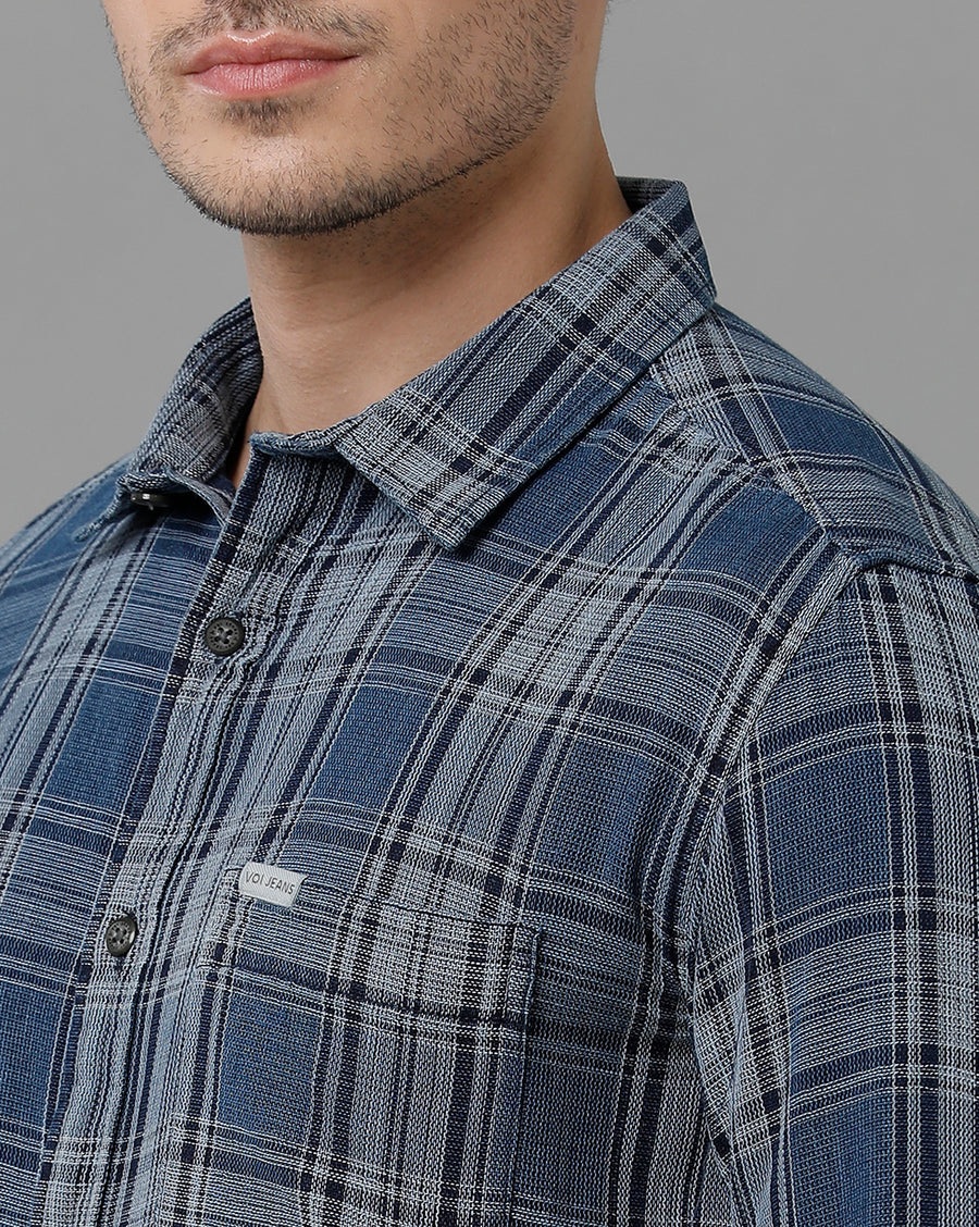 Men Checked Slim Fit Casual Shirt