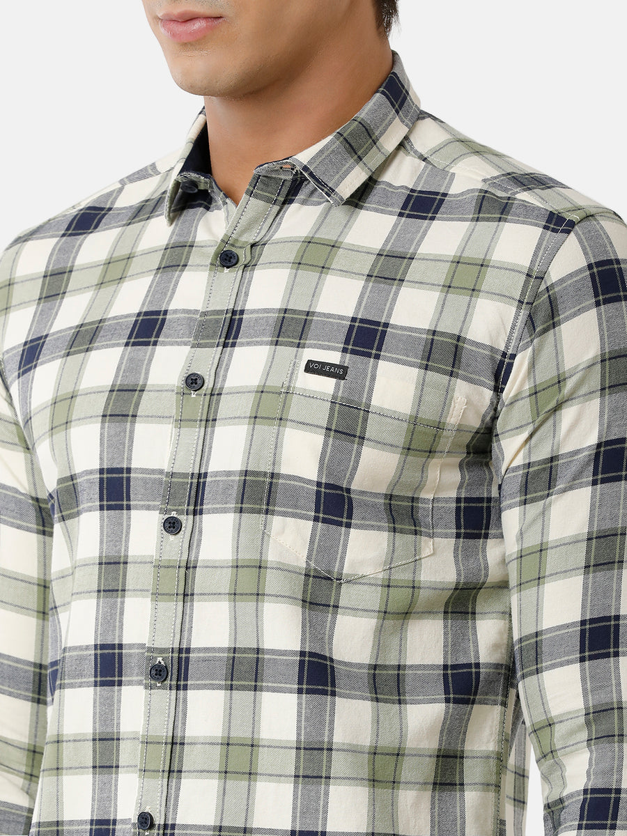 Men Checked Slim Fit Casual Shirt