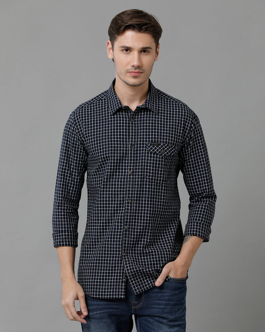 Men Checked Slim Fit Casual Shirt