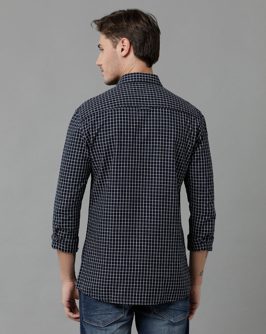 Men Checked Slim Fit Casual Shirt