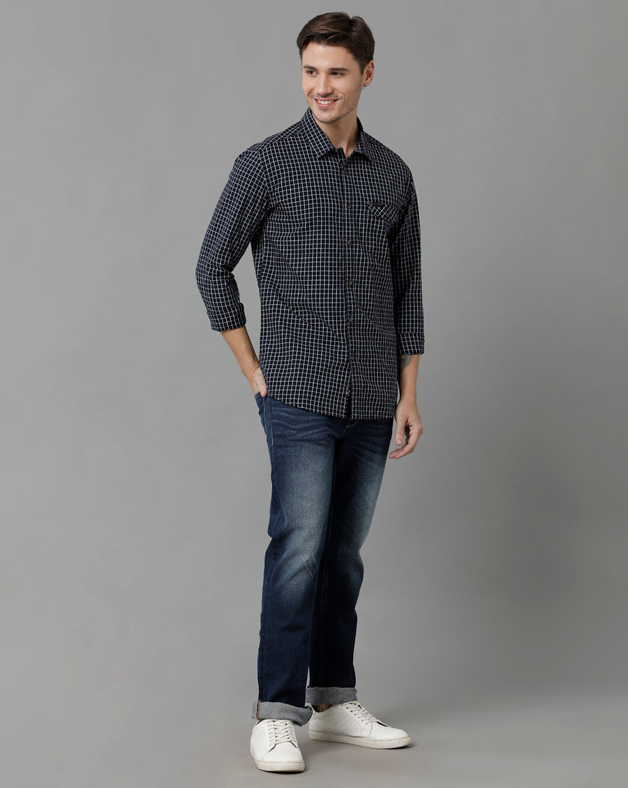 Men Checked Slim Fit Casual Shirt