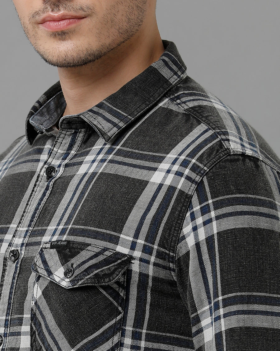 Men Checked Slim Fit Casual Shirt