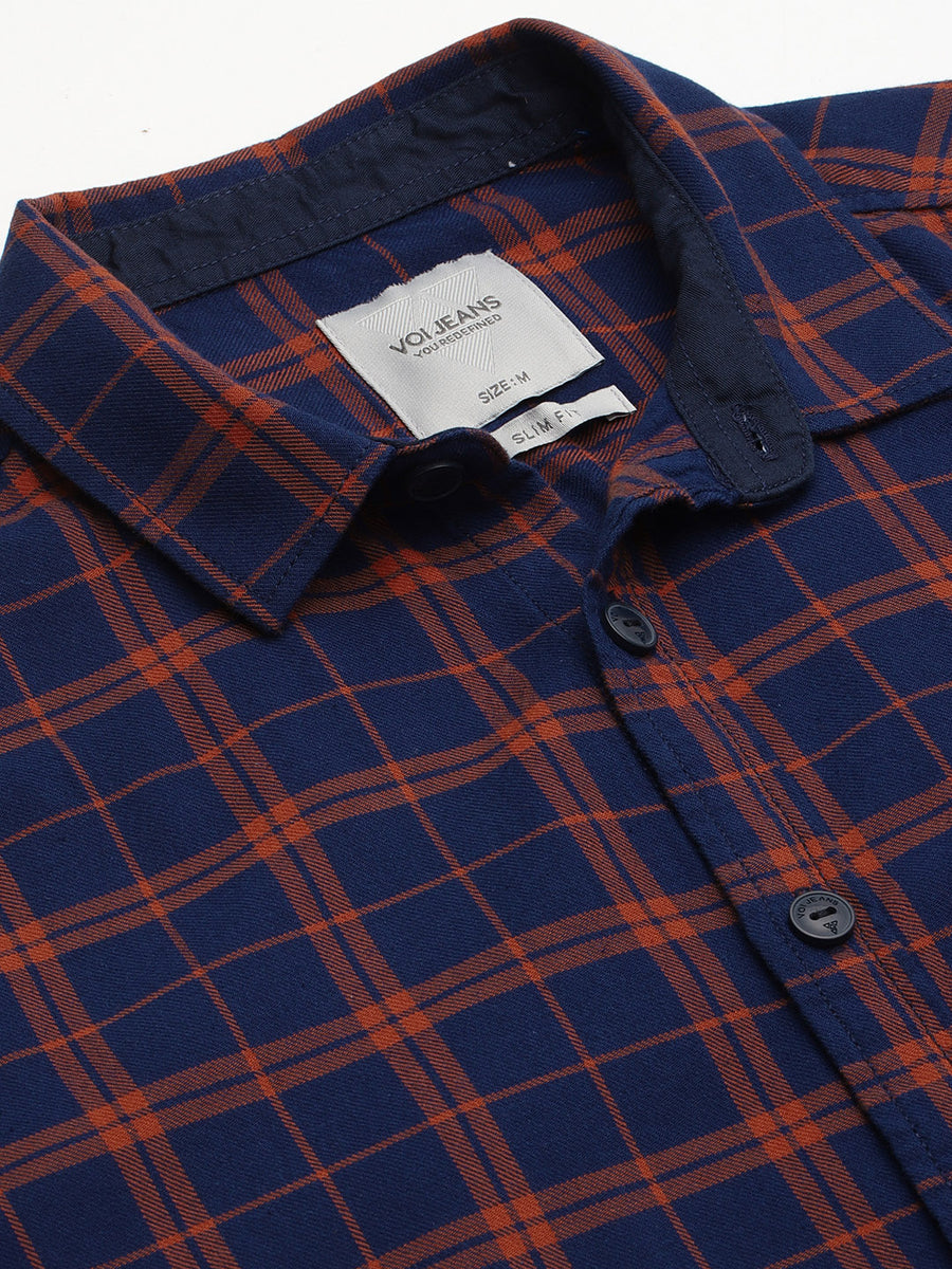 Men Checked Slim Fit Casual Shirt