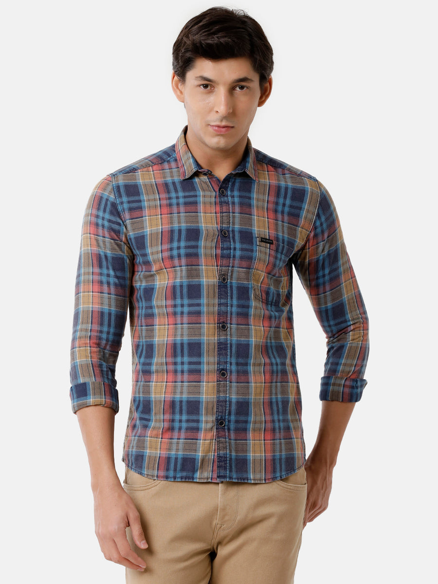 Men Checked Slim Fit Casual Shirt