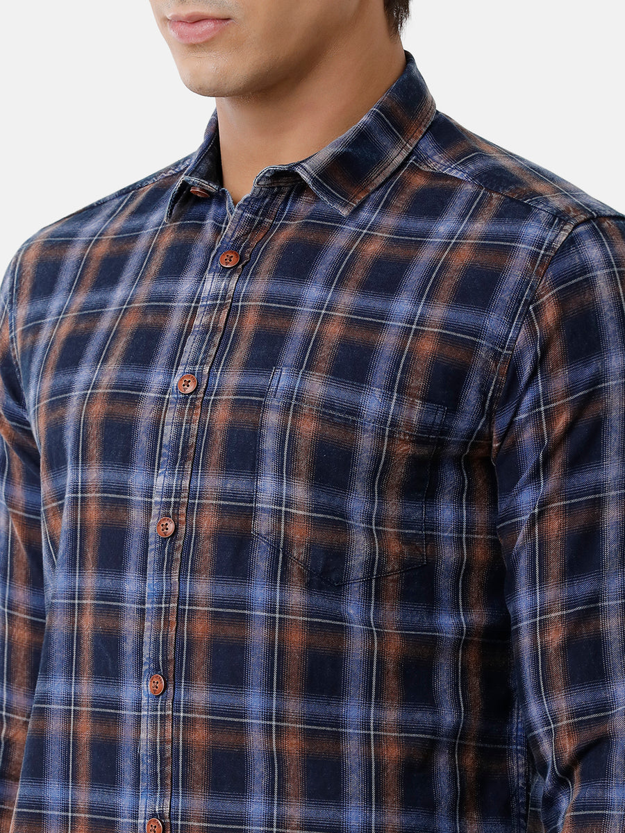 Men Checked Slim Fit Casual Shirt