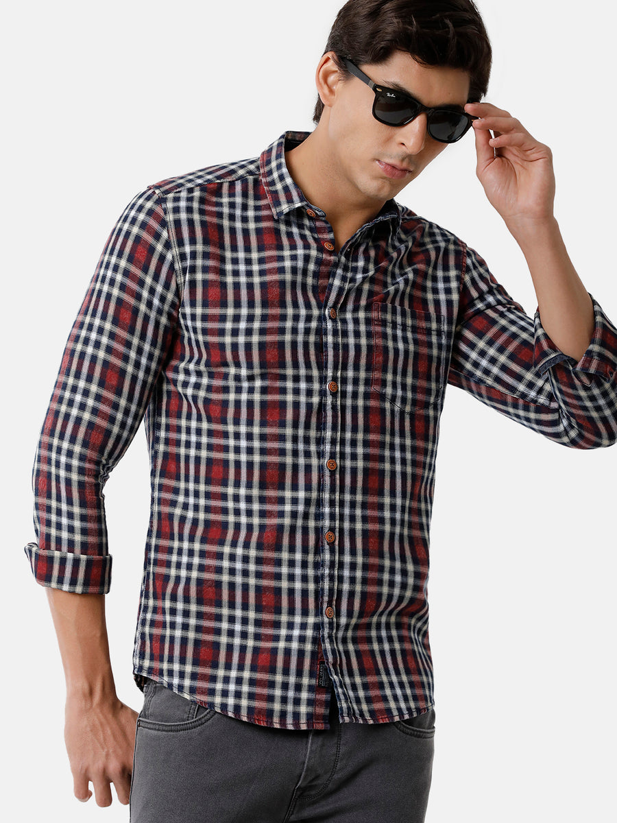 Men Checked Slim Fit Casual Shirt