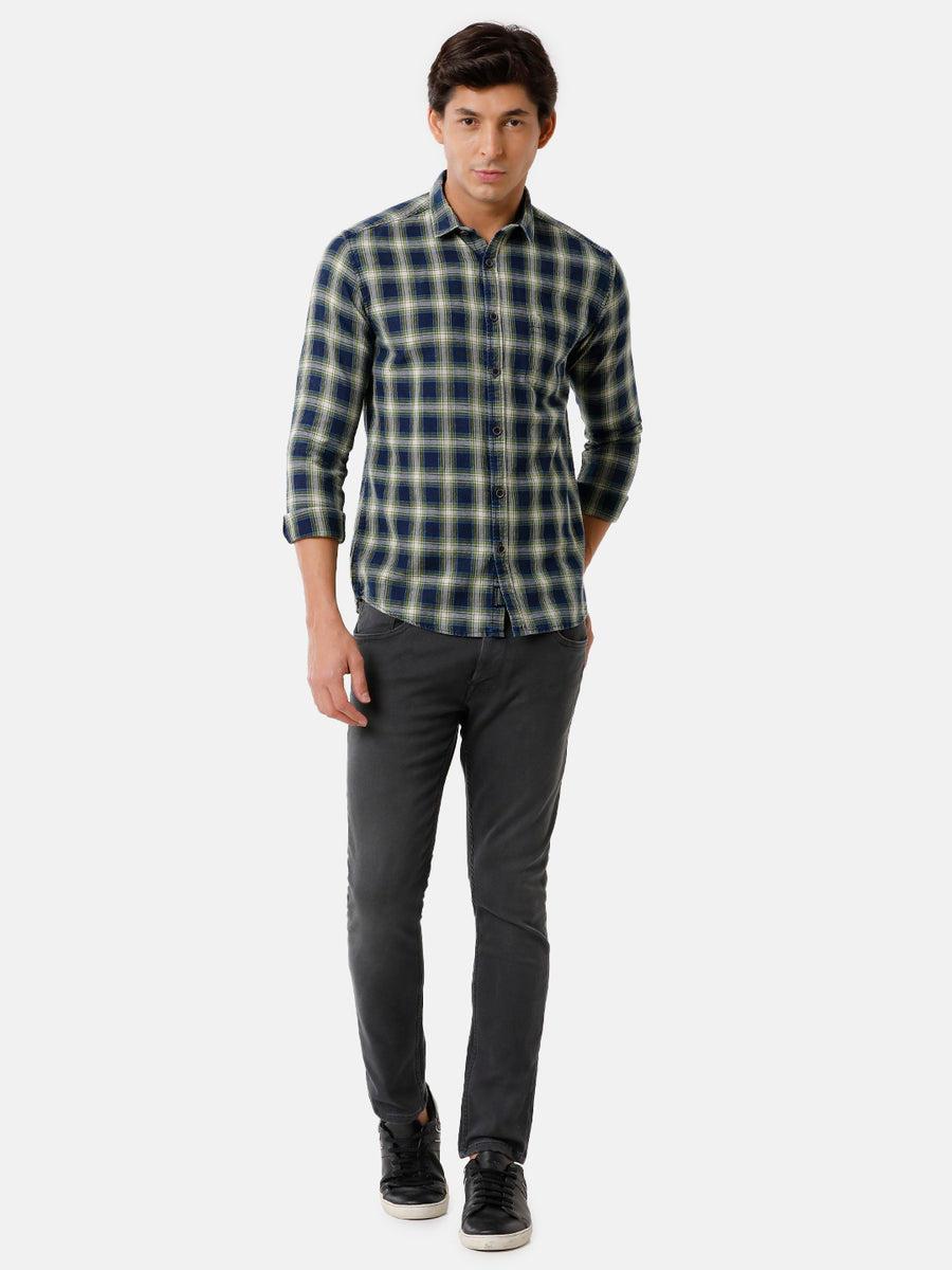Men Checked Slim Fit Casual Shirt
