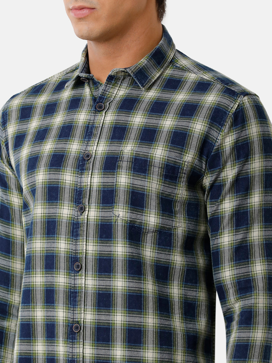 Men Checked Slim Fit Casual Shirt