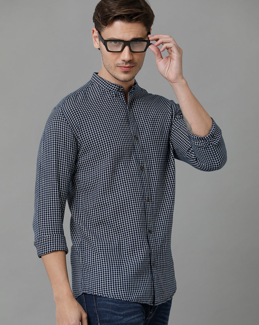 Men Checked Slim Fit Casual Shirt