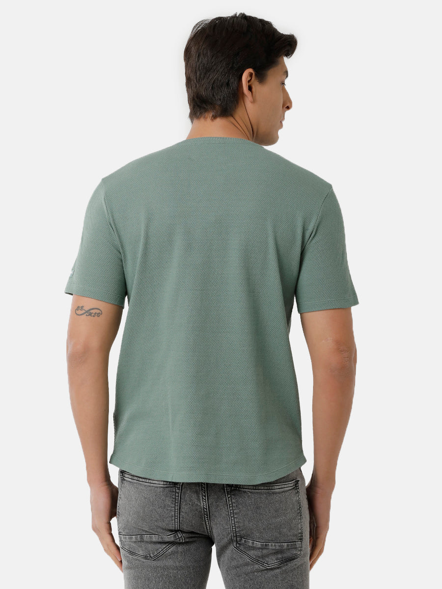 Men Solid Regular Fit Casual T-Shirt